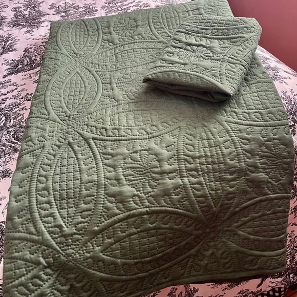 Twin Quilt & Sham Set - Picture 1 of 1